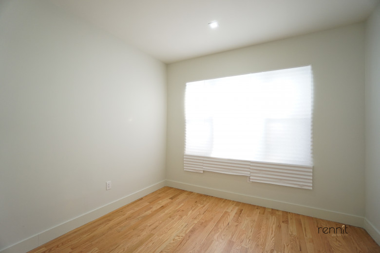 559 Fairview Ave, Apt 1 Image 10