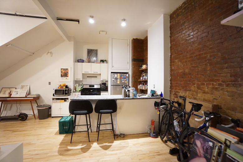 956 Hancock St, Apt 1R Image 10
