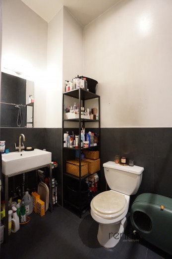 956 Hancock St, Apt 1R Image 7
