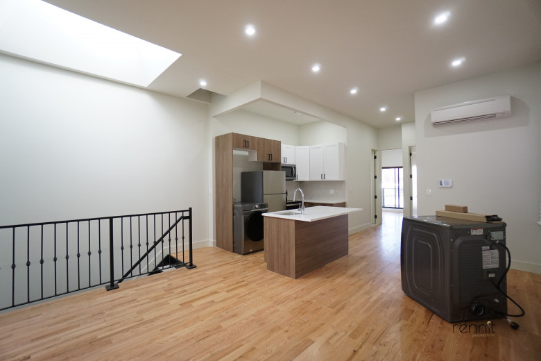 559 Fairview Ave, Apt 2 Image 1