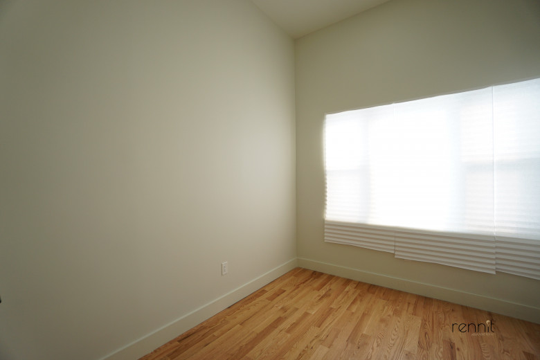 559 Fairview Ave, Apt 2 Image 6