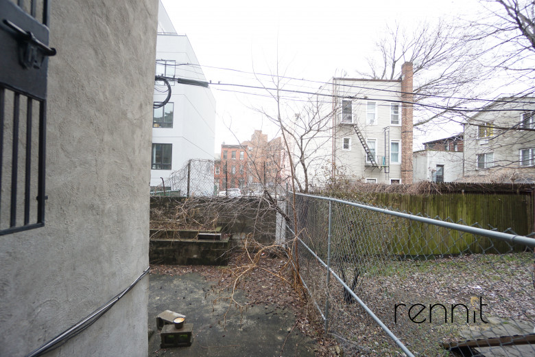 548 Hart St, Apt 1R Image 6