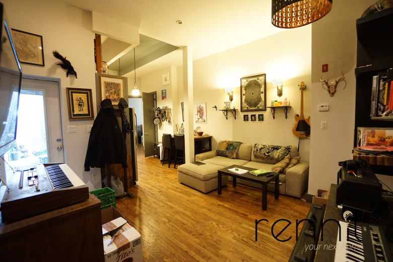 728 Knickerbocker Ave, Apt 1L Image 1