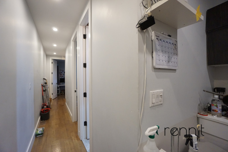 1684 Gates Ave, Apt 1R Image 13