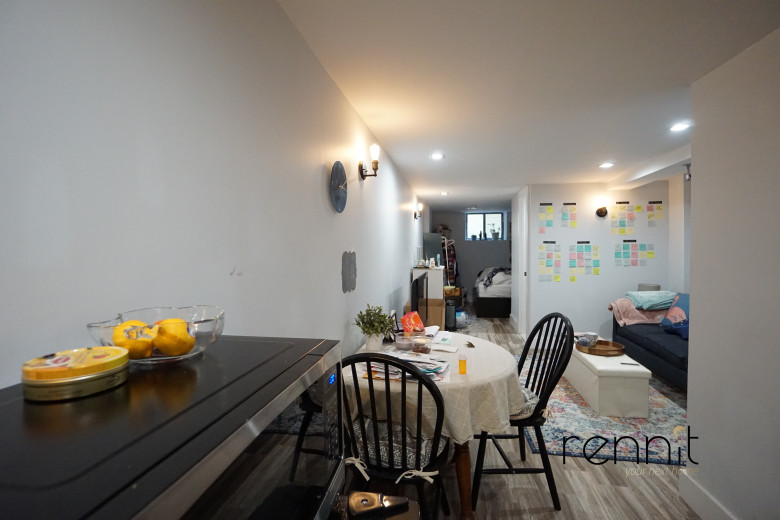 1684 Gates Ave, Apt 1R Image 15