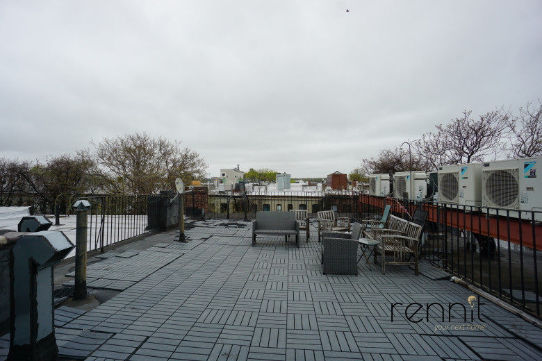 1684 Gates Ave, Apt 1R Image 22