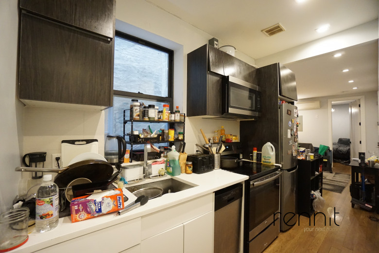 1684 Gates Ave, Apt 1R Image 3