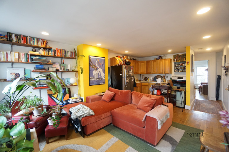 369 Gates Ave, Apt 3 Image 2
