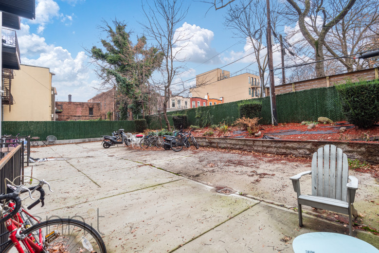 209 Troy Avenue, Apt 5 Image 11