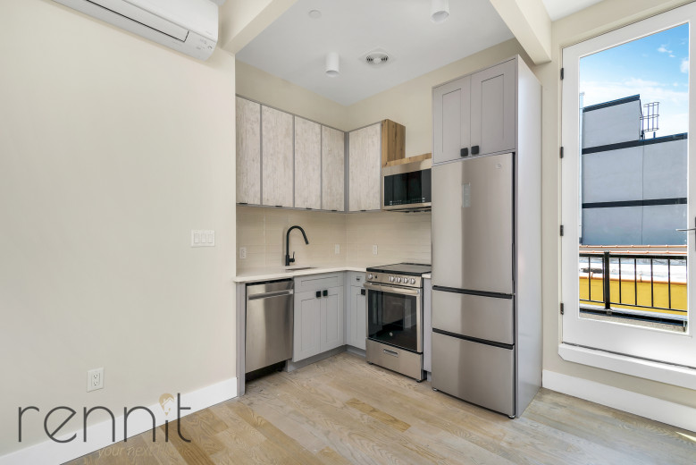 235 Martense St, Apt 3B Image 4