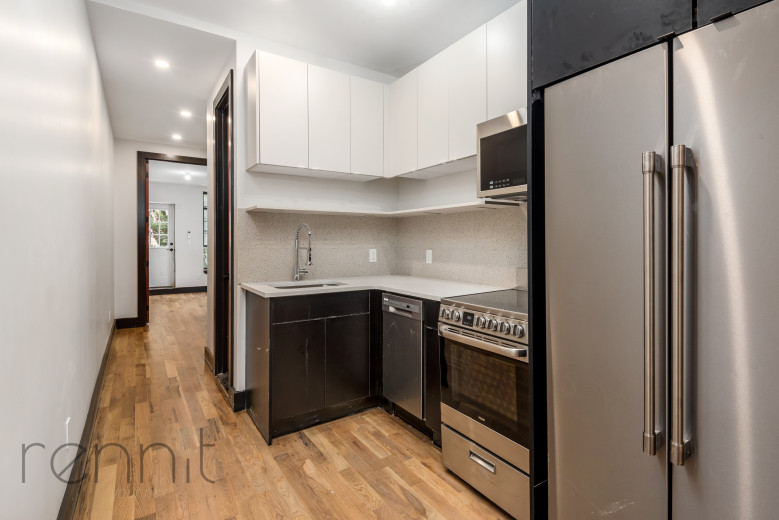 127 Thames Street, Apt 1L Image 2