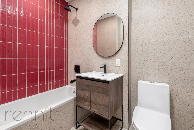 127 Thames Street, Apt 1L Image 6