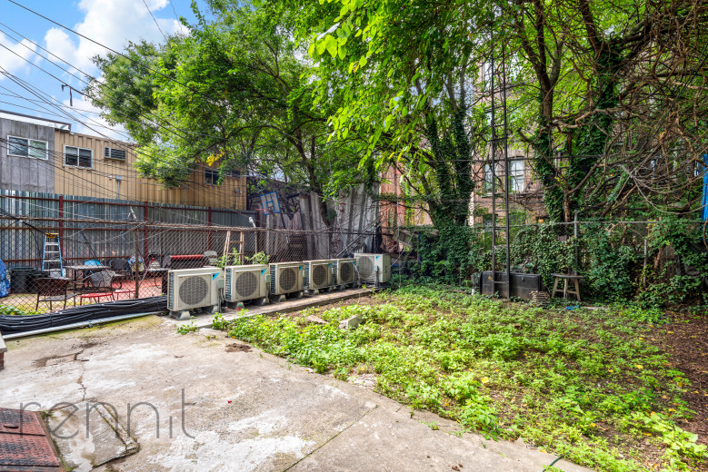 127 Thames Street, Apt 1L Image 8