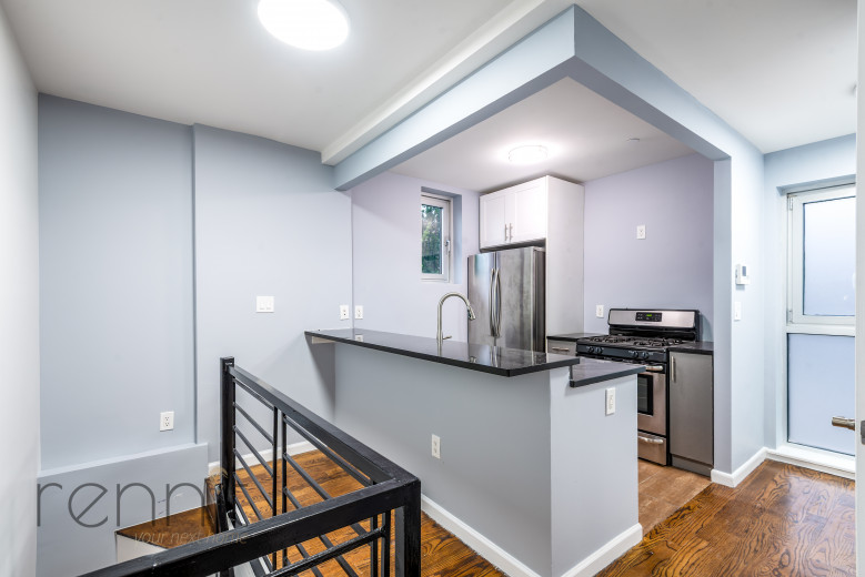 299 McGuinness Blvd, Apt 1A Image 2