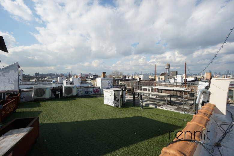129 Thames St, Apt 2R Image 14