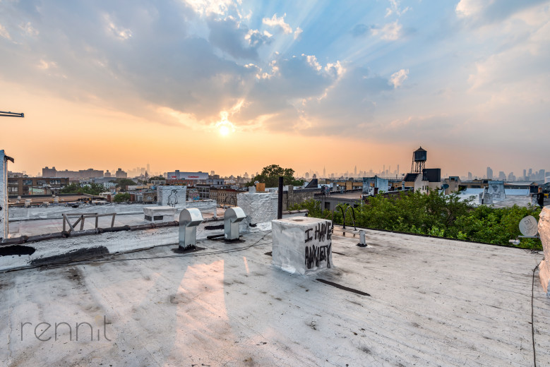 129 Thames St, Apt 2R Image 16