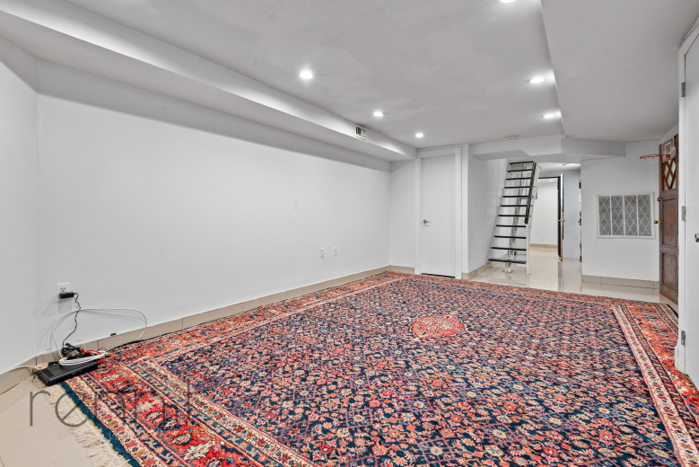 816 Prospect Pl, Apt 1A Image 12