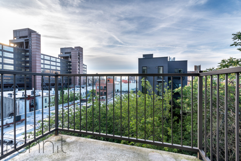 869 Park Ave, Apt 6G Image 10