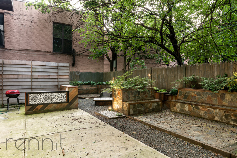 869 Park Ave, Apt 6G Image 18