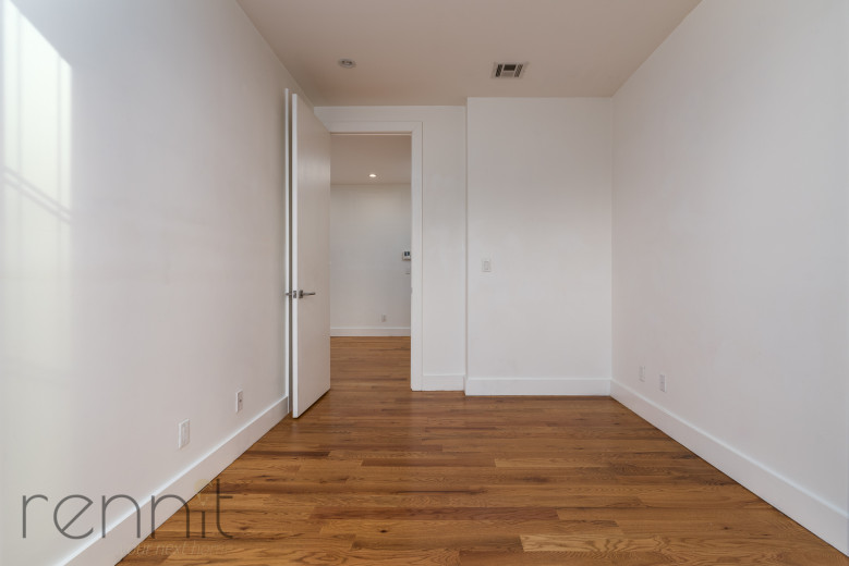 869 Park Ave, Apt 6G Image 4