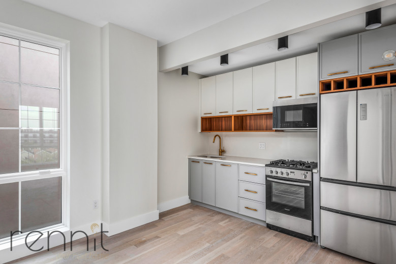 933 Rogers Ave, Apt 6D Image 2