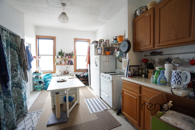 114 Walton St, Apt 9 Image 3