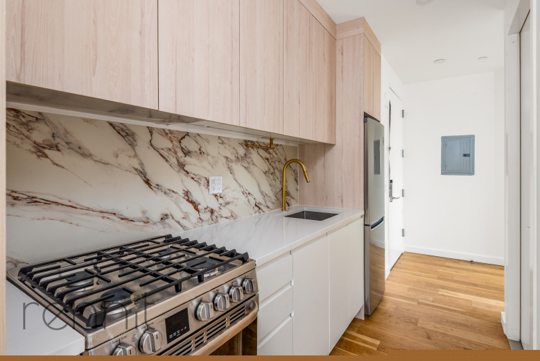 375 Dean St, Apt 1305 Image 9