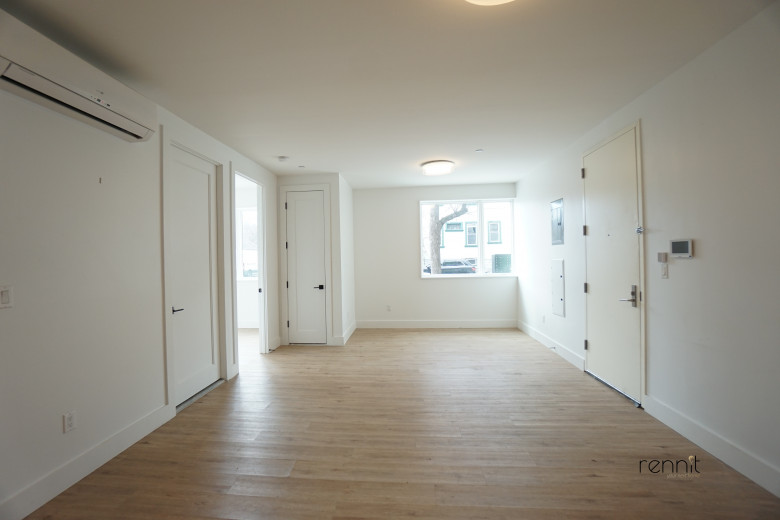 799 E 34th St, Apt 1 Image 3