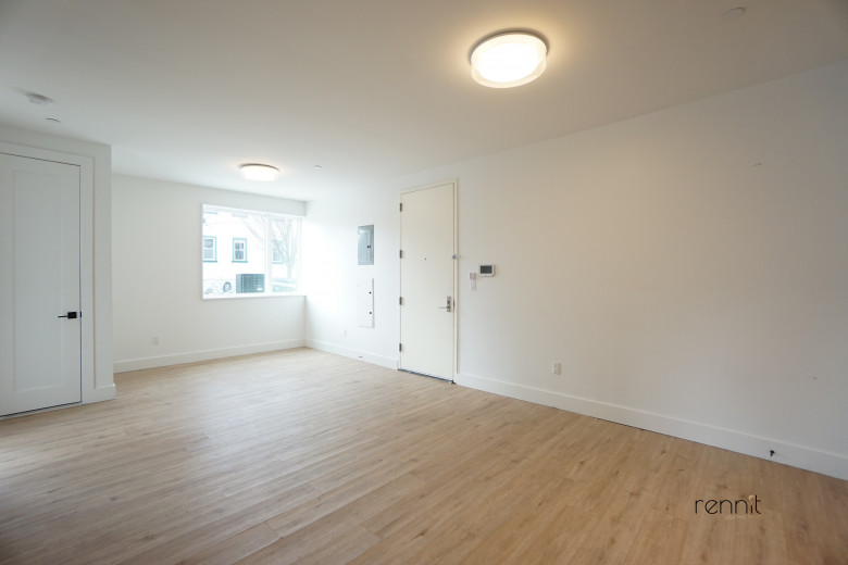 799 E 34th St, Apt 1 Image 8