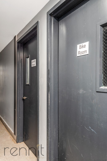 562 Park Pl, Apt 1F Image 10