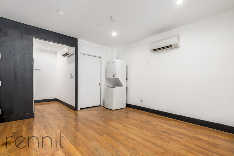 562 Park Pl, Apt 1F Image 5