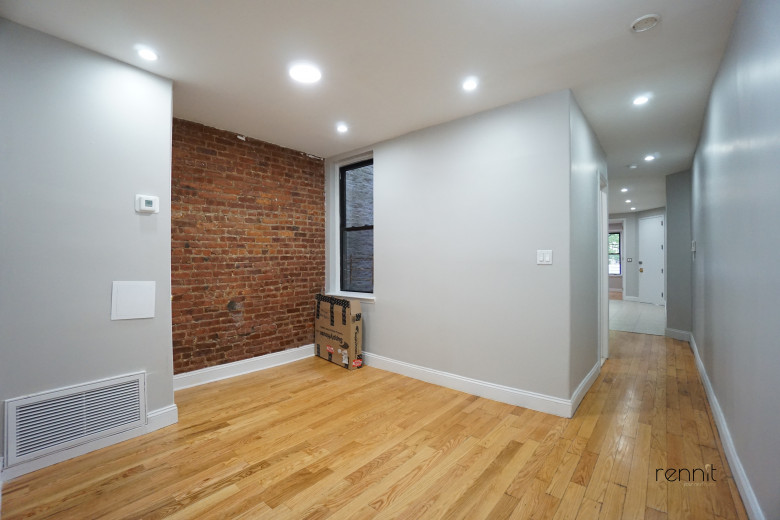 1300 Sterling Pl, Apt 1R Image 2