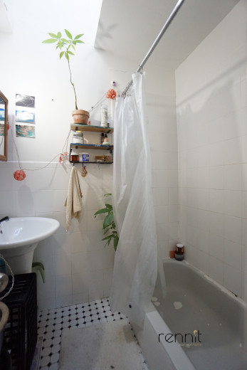 879 Park Ave, Apt 2 Image 10