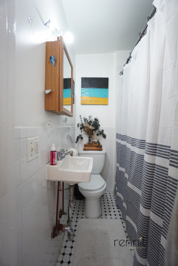 879 Park Ave, Apt 2 Image 12