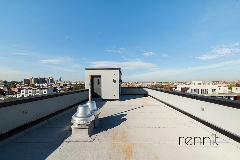 676 New York Ave, Apt 5B Image 11