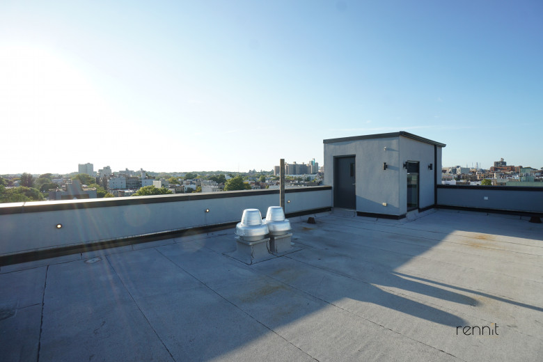 676 New York Ave, Apt 5B Image 17