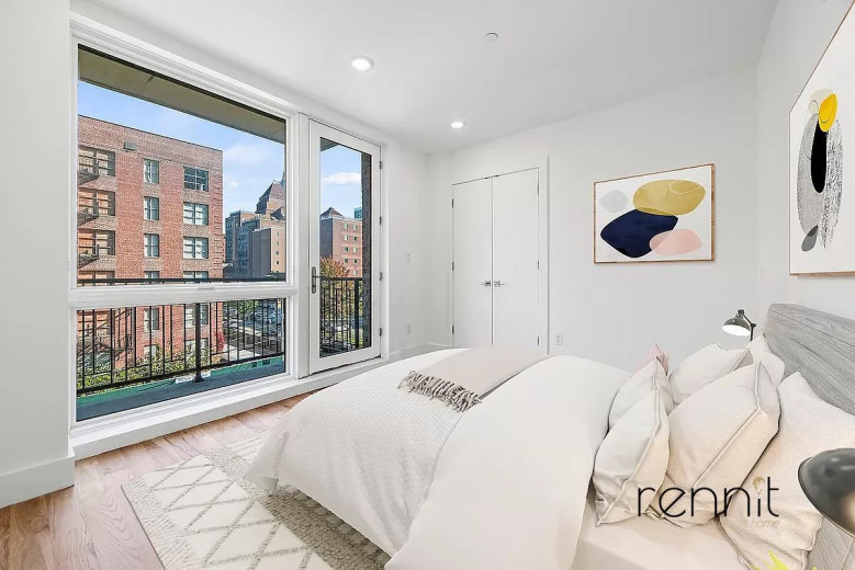 676 New York Ave, Apt 5B Image 6