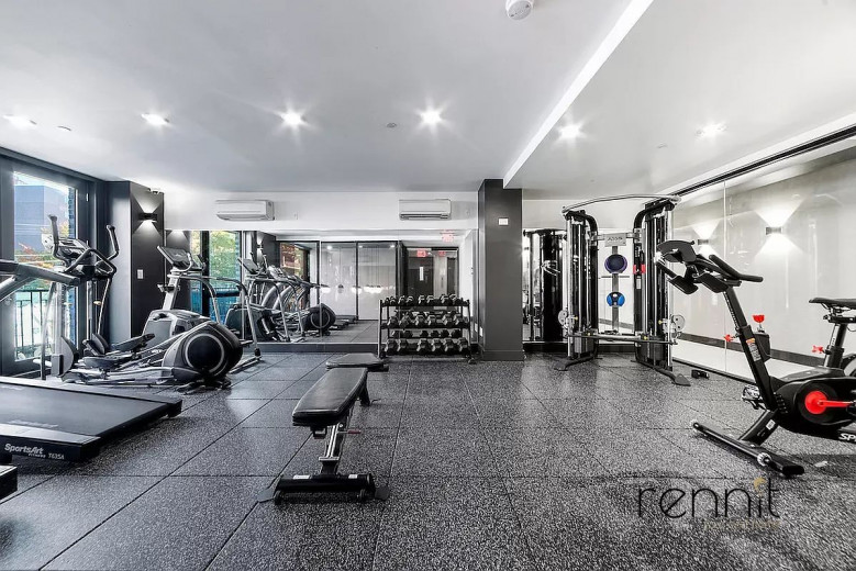 676 New York Ave, Apt 5B Image 9