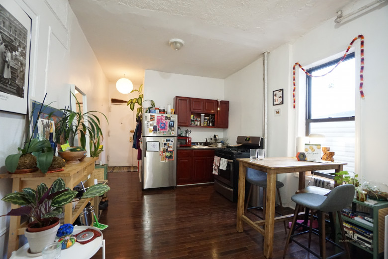 327 43rd St, Apt 11 Image 1