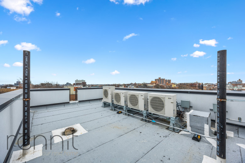 Rennit - 3 BEDS / 1 BATH / BROOKLYN $3,000
