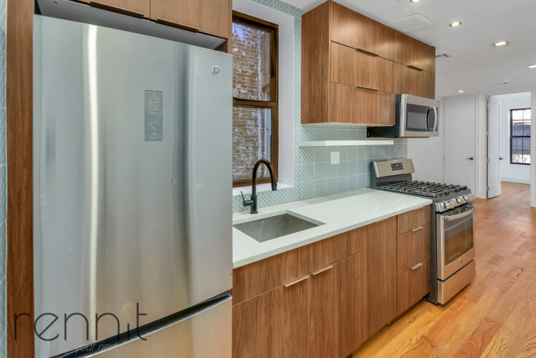1675 Palmetto St, Apt 2R Image 2