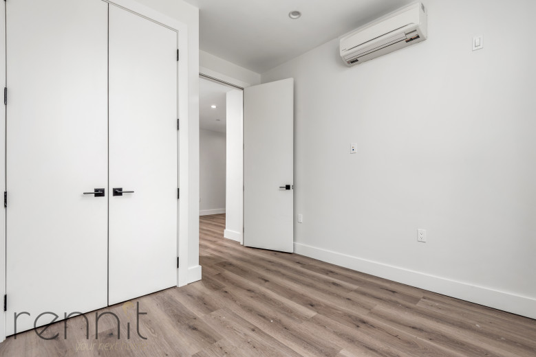 125 Kings Hwy, Apt 1B Image 10