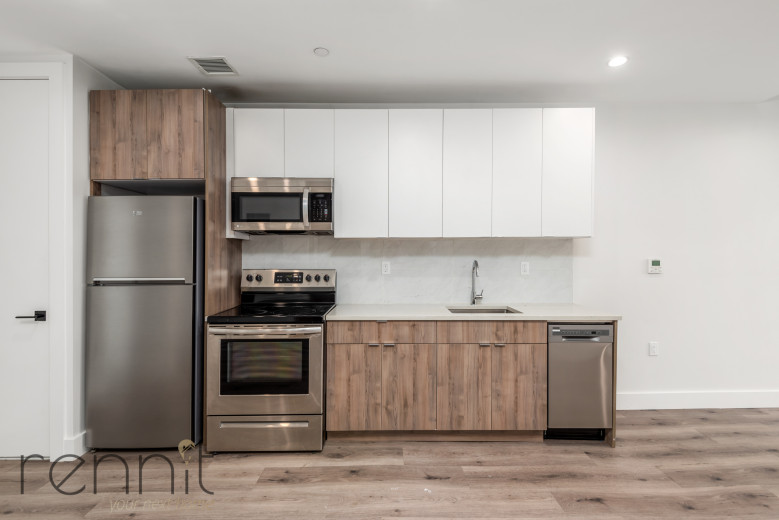 125 Kings Hwy, Apt 1B Image 4