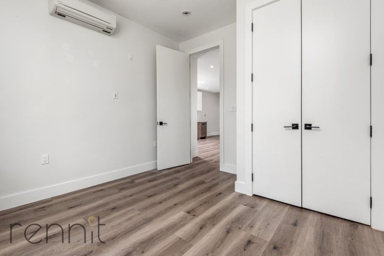 125 Kings Hwy, Apt 1B Image 6