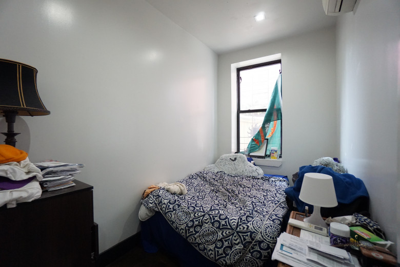 205 Johnson Ave, Apt 1L Image 4