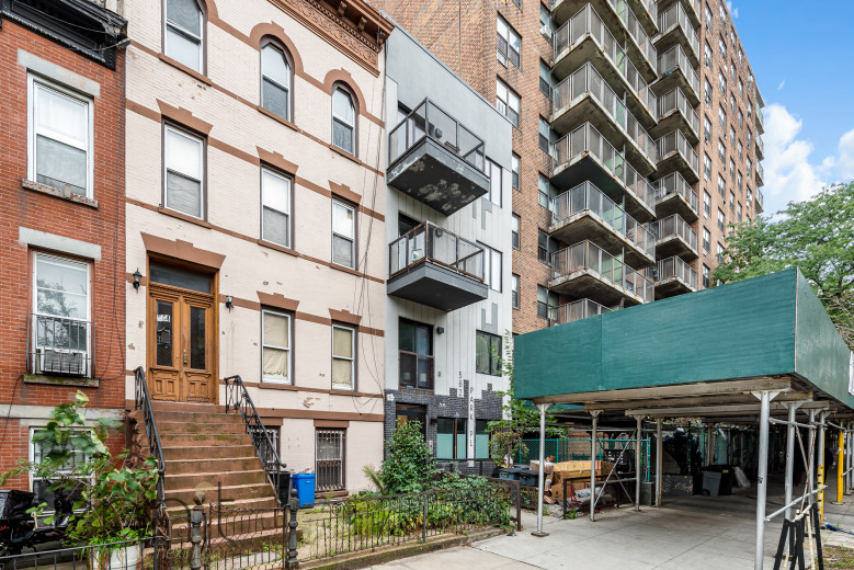 562 Park Pl, Apt 2F Image 10