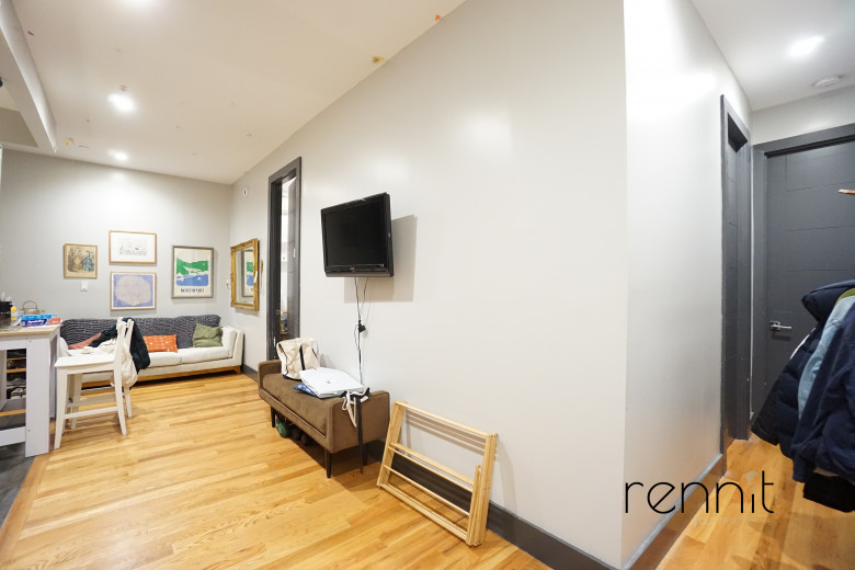 37 Wilson Ave, Apt 1B Image 2
