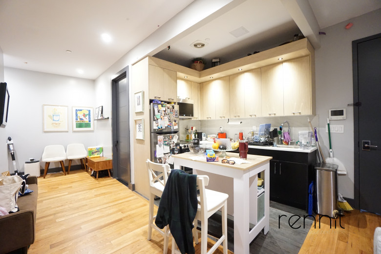 37 Wilson Ave, Apt 1B Image 5