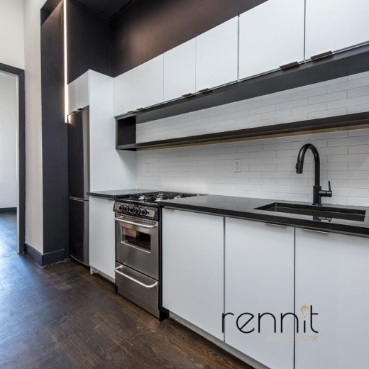 1042 Flushing Ave, Apt 3R Image 2