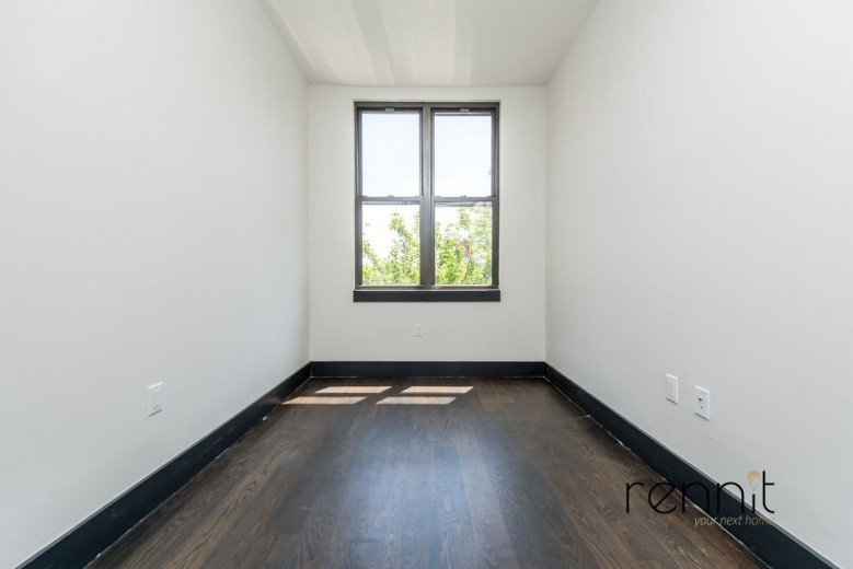 1042 Flushing Ave, Apt 3R Image 4